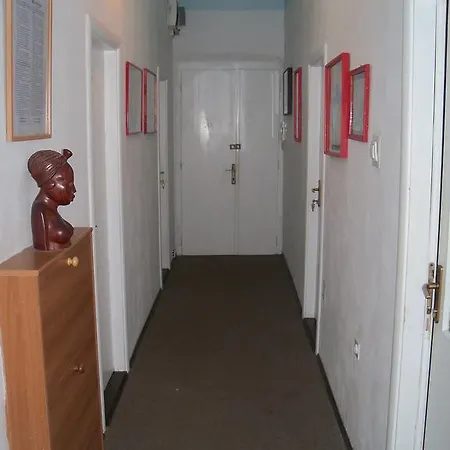 Πανσιόν Private Accommodation Raspudic *