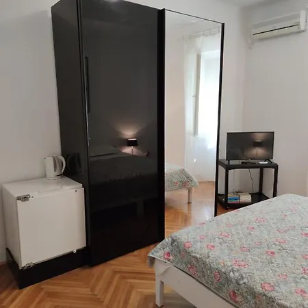 Private Accommodation Raspudic *