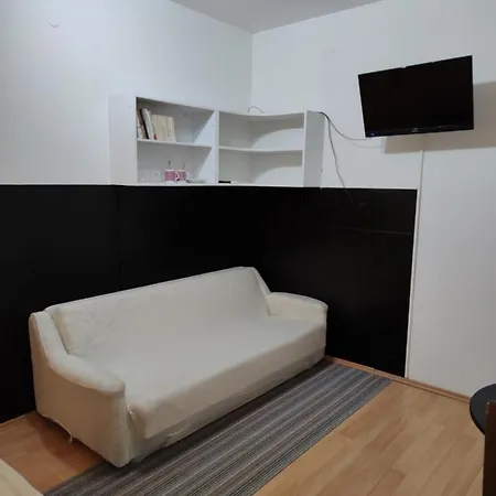 Πανσιόν Private Accommodation Raspudic