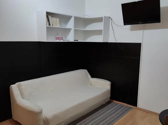 Πανσιόν Private Accommodation Raspudic